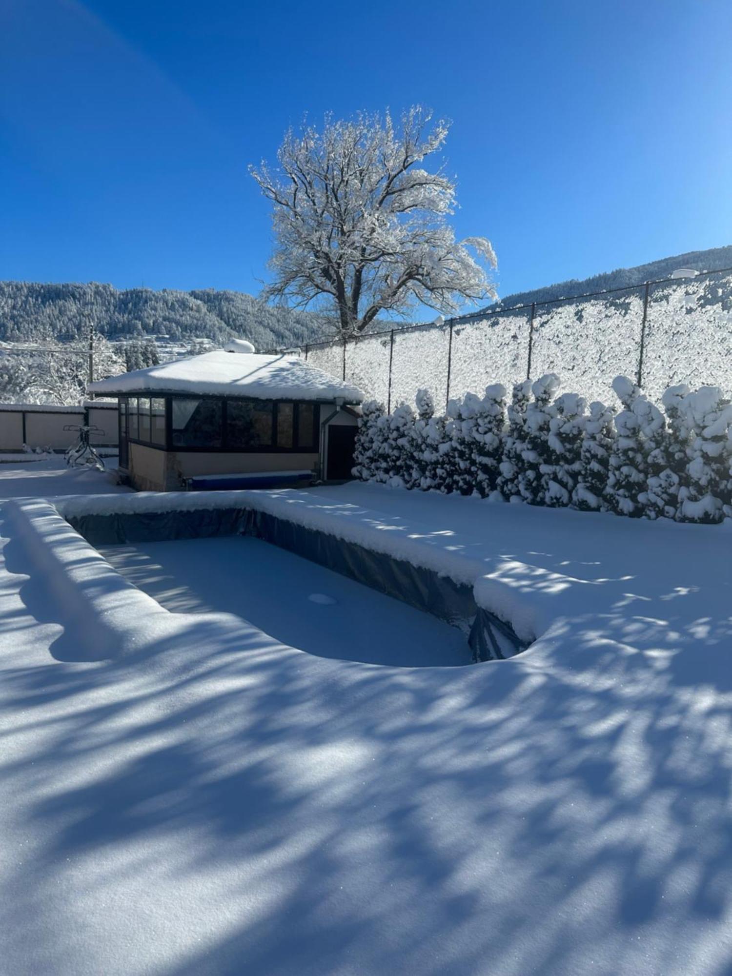 Villa Paradise เบลิอิสการ์ ภายนอก รูปภาพ