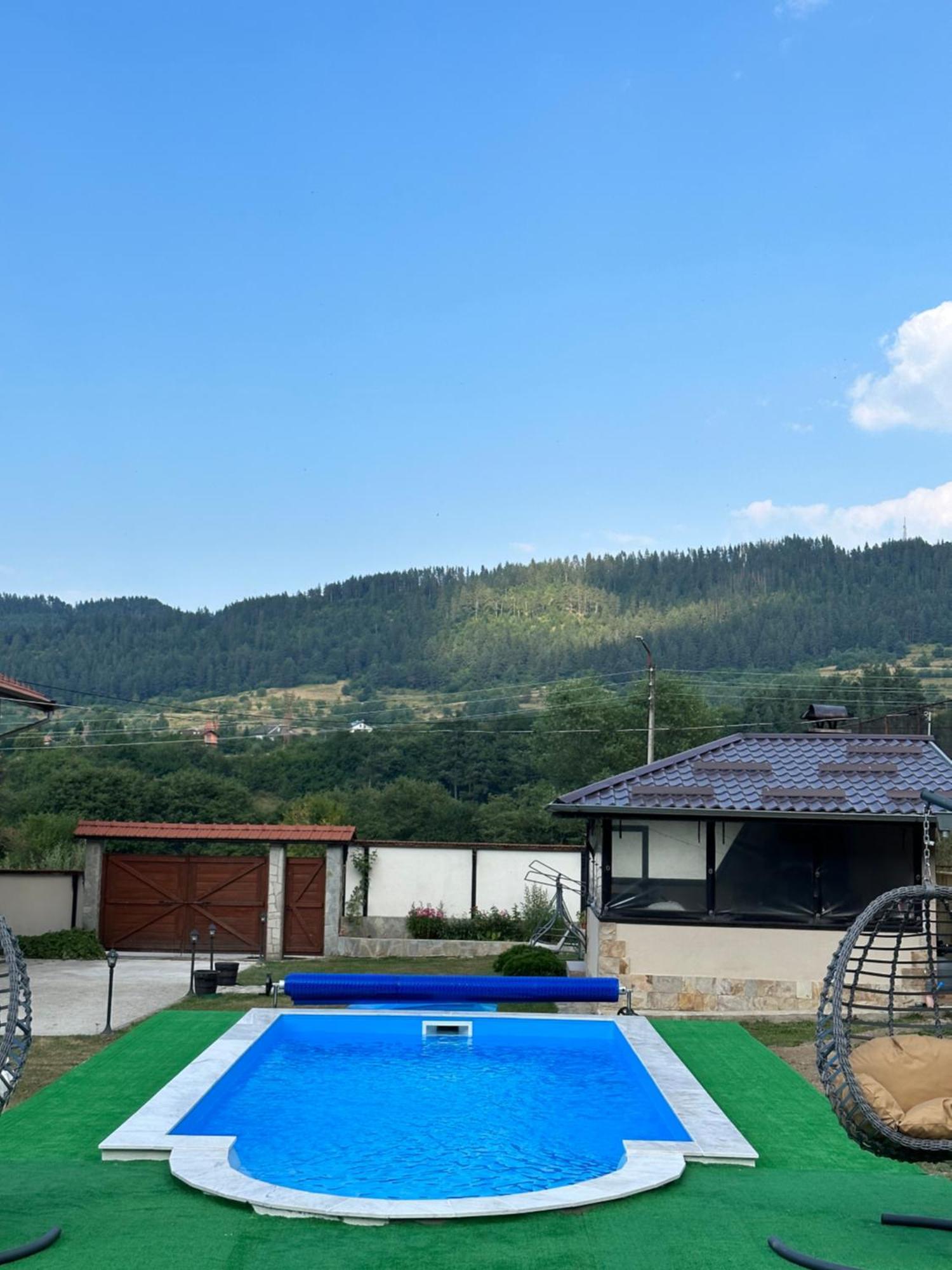 Villa Paradise เบลิอิสการ์ ภายนอก รูปภาพ